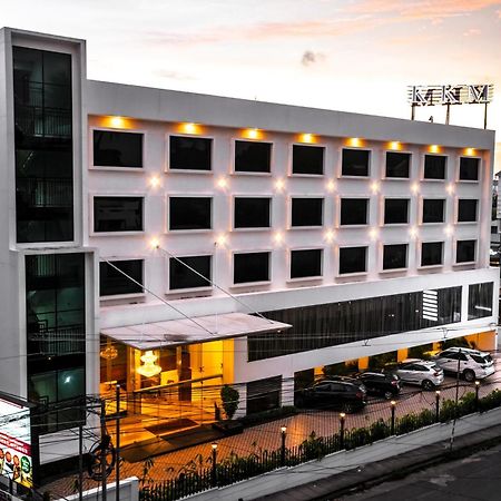 Kkm International Hotel Thiruvananthapuram Exterior photo