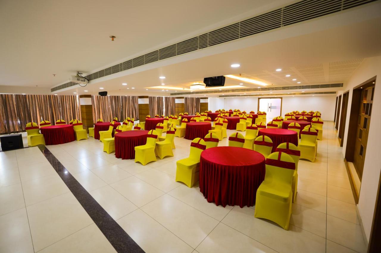 Kkm International Hotel Thiruvananthapuram Exterior photo